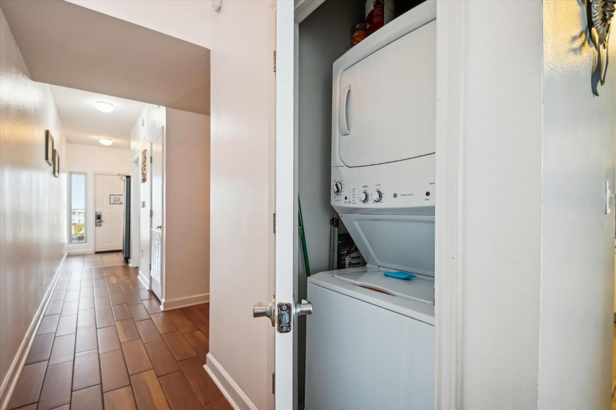 Apartment Shores Of Panama 726 - 1bdbunks, Sleeps 6, Sunset View! Reserved Parking Space! Free Fun! Panama City Beach