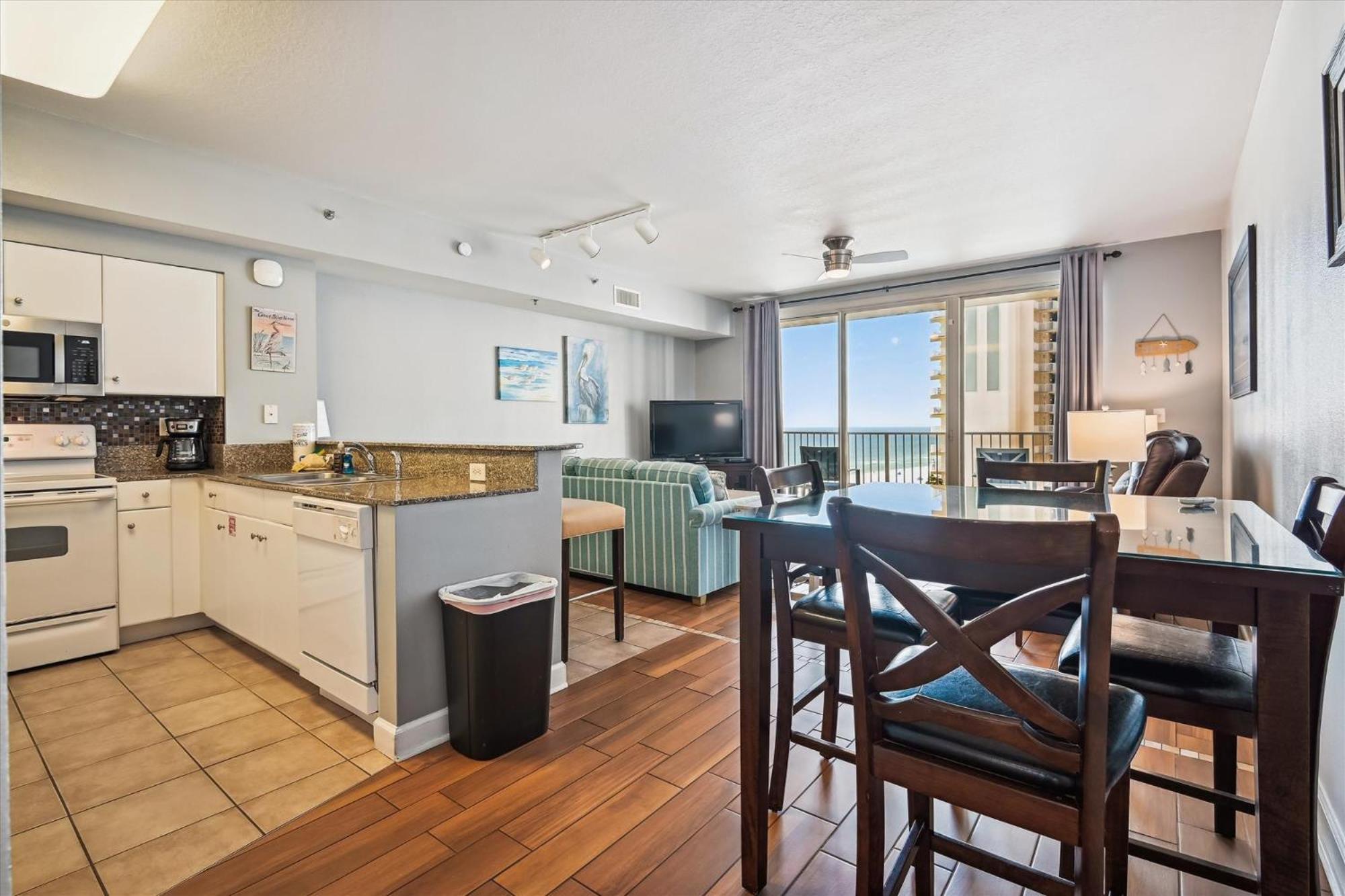 Apartment Shores Of Panama 726 - 1bdbunks, Sleeps 6, Sunset View! Reserved Parking Space! Free Fun! Panama City Beach