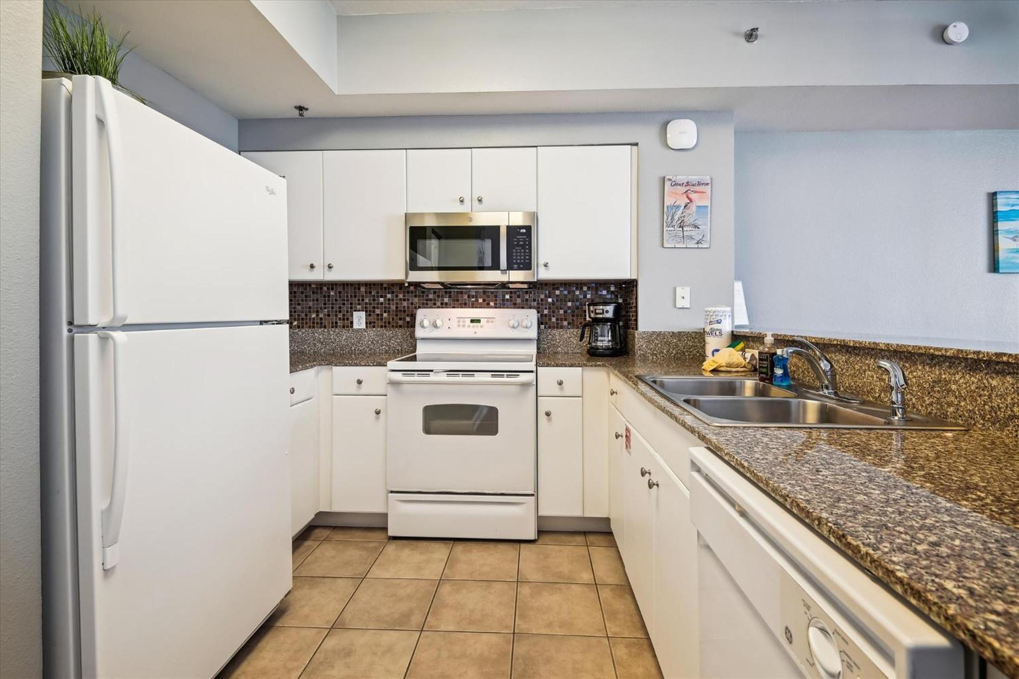 Apartment Shores Of Panama 726 - 1bdbunks, Sleeps 6, Sunset View! Reserved Parking Space! Free Fun!